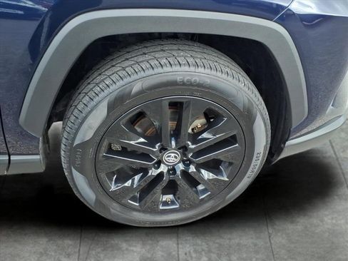 Used 2019 Toyota RAV4 Limited image 9