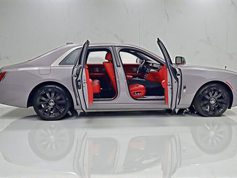 Used 2022 Rolls-Royce Ghost image 21