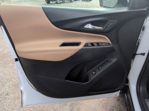 Used 2023 Chevrolet Equinox Premier image 23