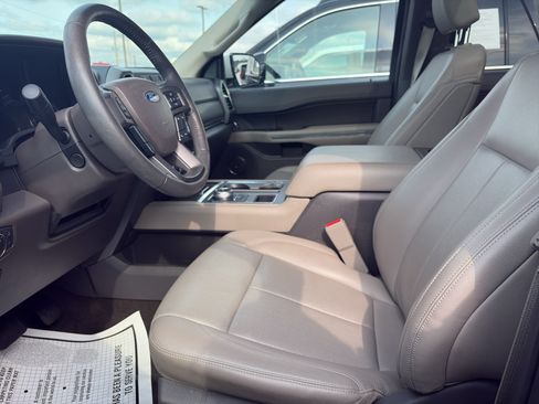 Used 2019 Ford Expedition XLT w/ Equipment Group 202A RWD image 11