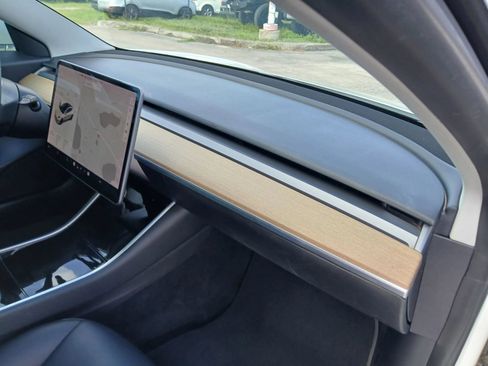 Used 2020 Tesla Model 3 Performance AWD/4WD image 16