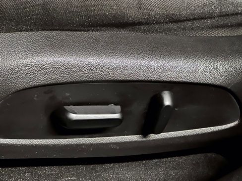 Used 2018 Chevrolet Cruze LT w/ Convenience Package image 14