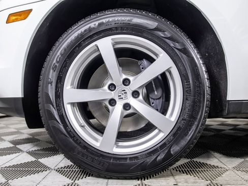 Used 2020 Porsche Macan AWD/4WD image 42