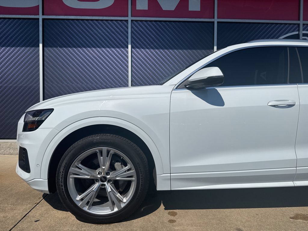 Used 2023 Audi Q8 Premium w/ Convenience Package AWD/4WD image 16
