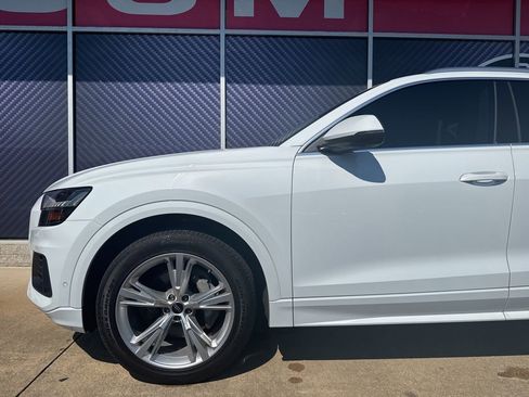Used 2023 Audi Q8 Premium w/ Convenience Package AWD/4WD image 16