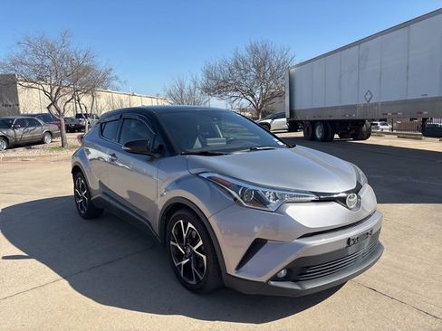 Used 2019 Toyota C-HR Limited image 3