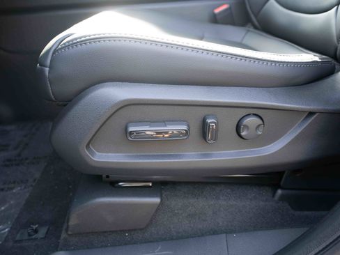 New 2025 Honda Pilot Touring image 12