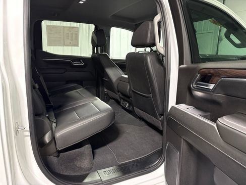 Used 2024 GMC Sierra 1500 SLT AWD/4WD image 13