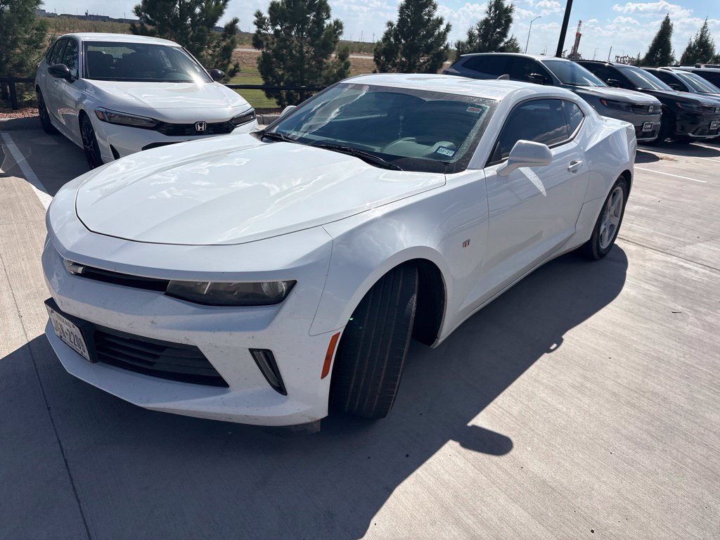 Used 2017 Chevrolet Camaro LT RWD image 1