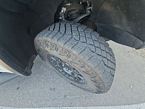 Certified 2024 GMC Sierra 1500 AT4X w/ AT4X AEV Edition image 42