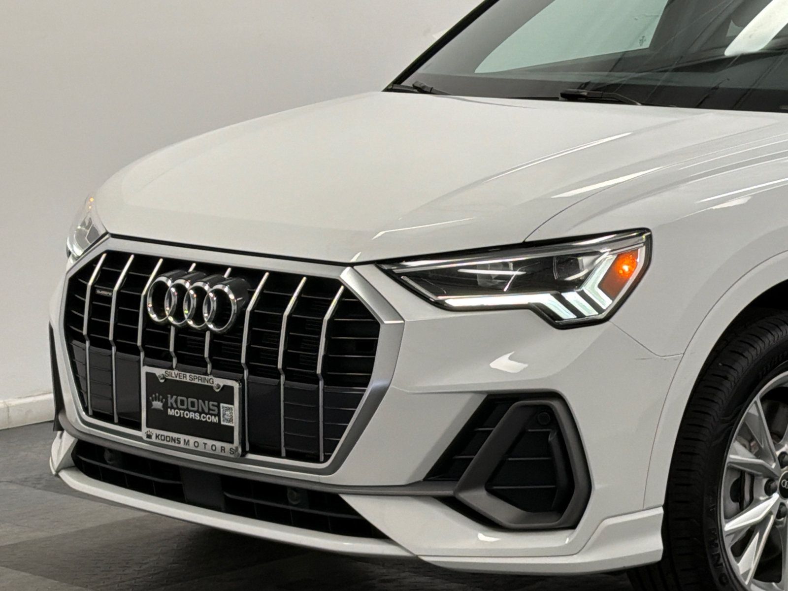 Used 2025 Audi Q3 2.0T Premium AWD/4WD image 2