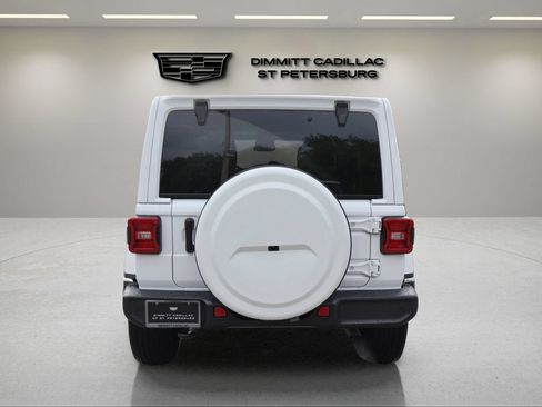 Used 2021 Jeep Wrangler Unlimited Sahara AWD/4WD image 4