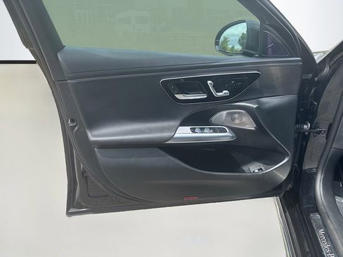 Used 2024 Mercedes-Benz E 350 4MATIC Sedan image 39