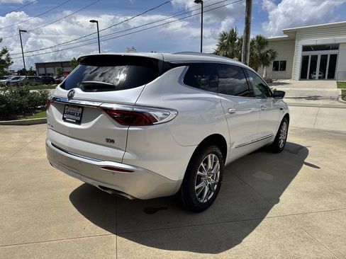Used 2023 Buick Enclave Essence w/ Experience Buick Package FWD image 10