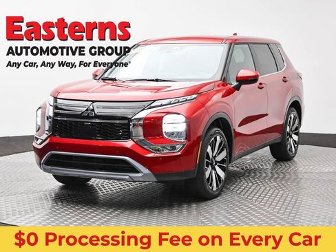 Used 2025 Mitsubishi Outlander SE FWD image 1