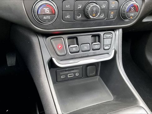 Used 2020 GMC Terrain SLT w/ Preferred Package AWD/4WD image 16