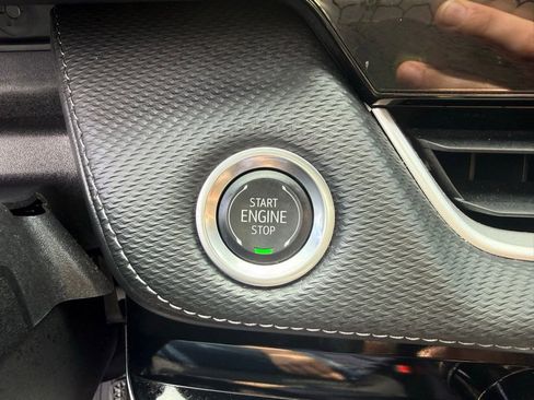 Used 2025 Chevrolet Equinox LT image 37