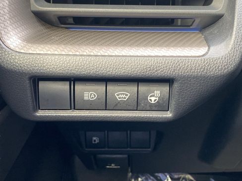 Used 2024 Toyota Prius XLE FWD image 17