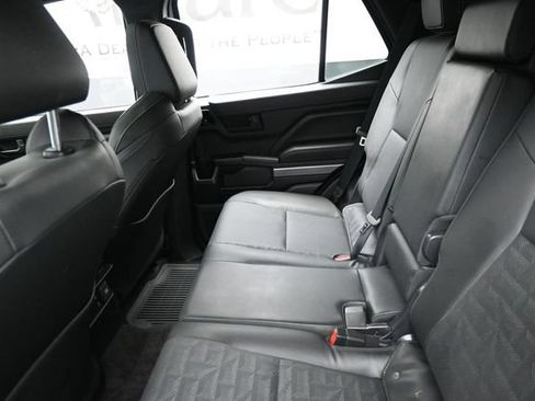 Used 2025 Toyota 4Runner TRD Off-Road Premium AWD/4WD image 23