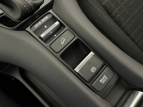 New 2026 Honda HR-V LX image 24