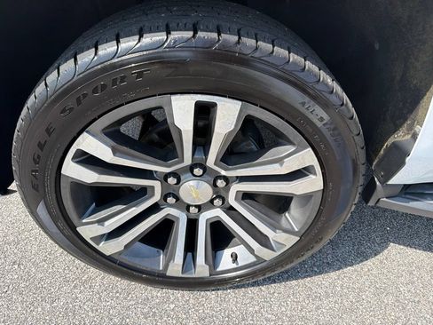Used 2019 Chevrolet Tahoe LT AWD/4WD image 17