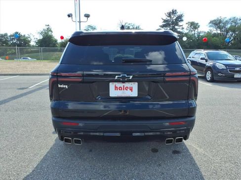 Used 2024 Chevrolet Traverse LT w/ Enhanced Driving Package AWD/4WD image 6