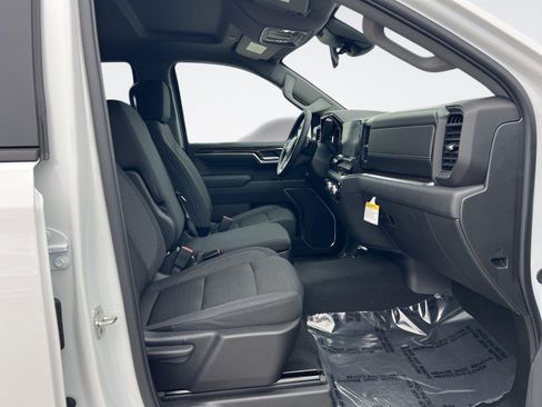 New 2026 GMC Sierra 1500 Elevation w/ LPO, Elevation Black Package AWD/4WD image 31