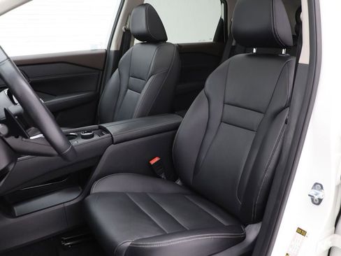 Used 2023 Nissan Rogue SL w/ SL Premium Package image 17