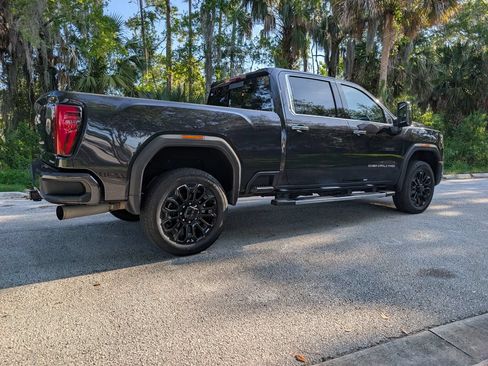 Used 2024 GMC Sierra 2500 Denali w/ Denali Reserve Package AWD/4WD image 10