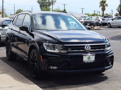 Used 2021 Volkswagen Tiguan SE R-Line image 14