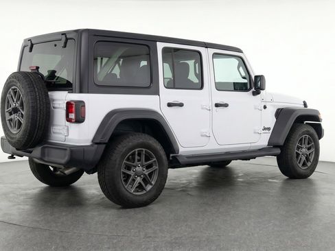 Used 2025 Jeep Wrangler Unlimited Sport AWD/4WD image 9