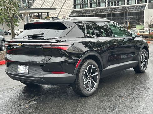 New 2026 Chevrolet Equinox EV LT image 5