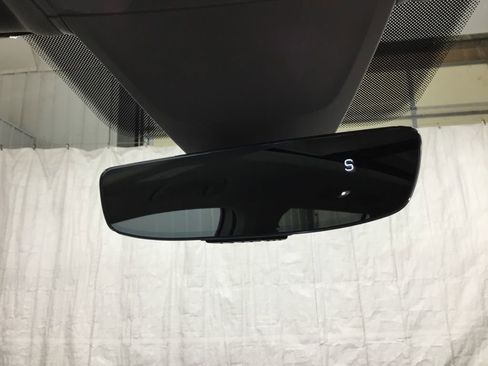 Used 2022 Volkswagen Tiguan SE w/ Panoramic Sunroof Package image 32