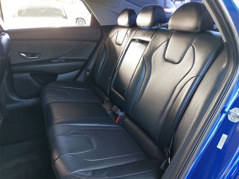 Used 2022 Hyundai Elantra Limited w/ Preferred Accessory Package image 13