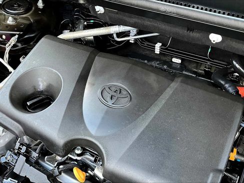 Used 2024 Toyota RAV4 Limited image 32