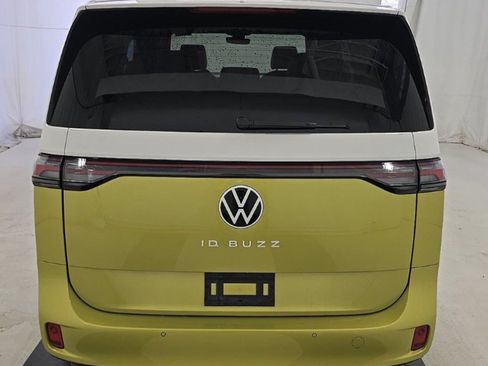 Used 2025 Volkswagen ID. Buzz Pro S Plus RWD image 8