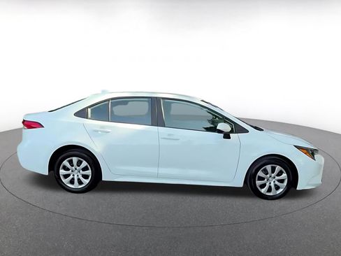 Used 2025 Toyota Corolla LE FWD image 16