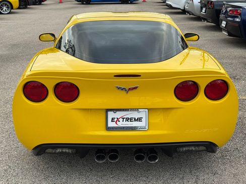 Used 2006 Chevrolet Corvette Coupe w/ Preferred Equipment Group RWD image 3