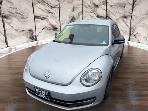 Used 2012 Volkswagen Beetle 2.0T image 1