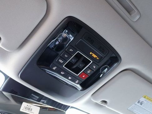 Certified 2025 Kia Carnival SX Prestige FWD image 26