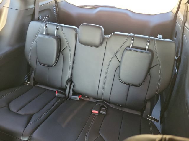 New 2027 Chrysler Pacifica Select FWD image 35