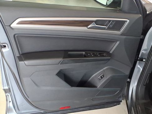 Used 2021 Volkswagen Atlas SE image 10