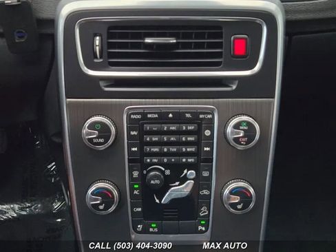 Used 2016 Volvo V60 T5 Cross Country w/ Convenience Package image 26