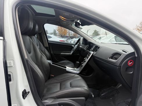 Used 2012 Volvo S60 T6 R-Design image 14