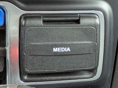 Used 2024 Jeep Wrangler Unlimited AWD/4WD image 26