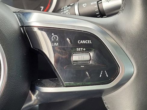 Used 2020 Jaguar XE S image 25