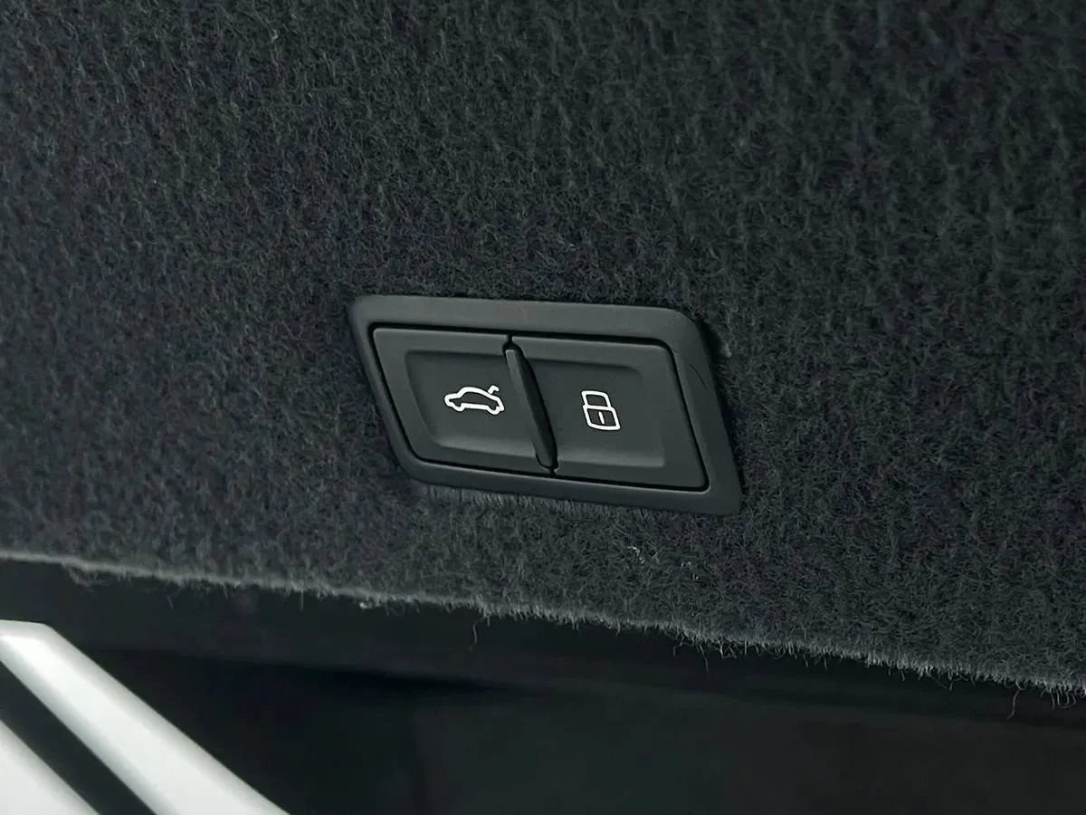Used 2021 Lamborghini Urus AWD/4WD image 54