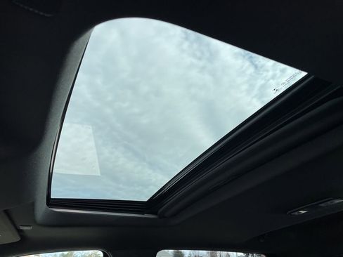 Used 2021 Chevrolet Silverado 1500 High Country w/ Technology Package image 21