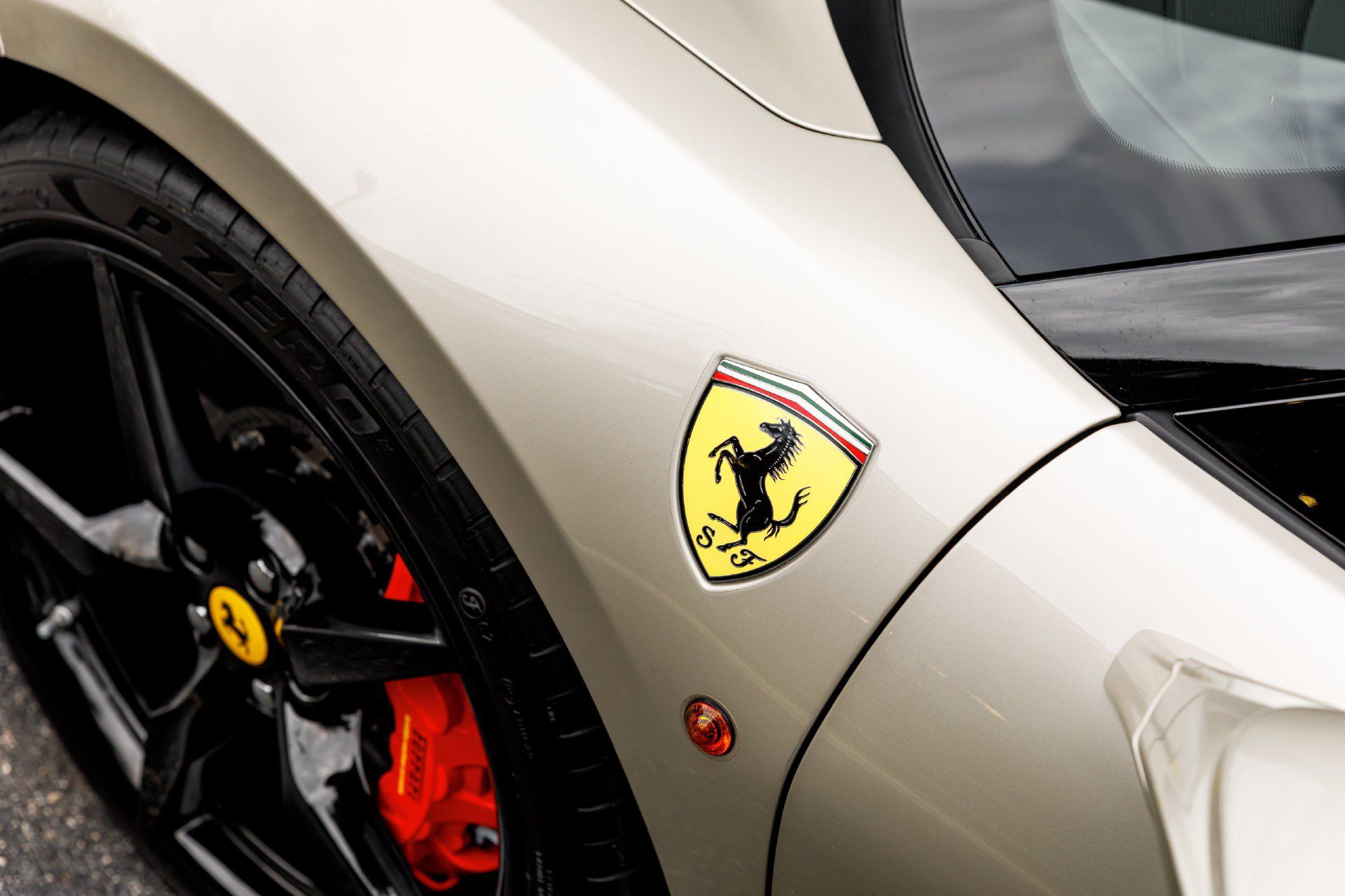 Used 2018 Ferrari 488 Spider RWD image 21
