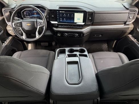 Used 2022 Chevrolet Silverado 1500 LT w/ Z71 Off-Road Package AWD/4WD image 13